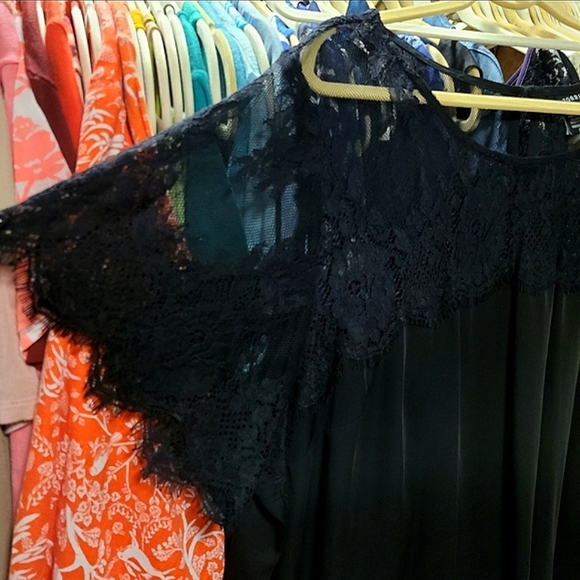 ๐2xHP๐ NWOT Torrid Black Lace Blouse, size 4 - Picture 4 of 7